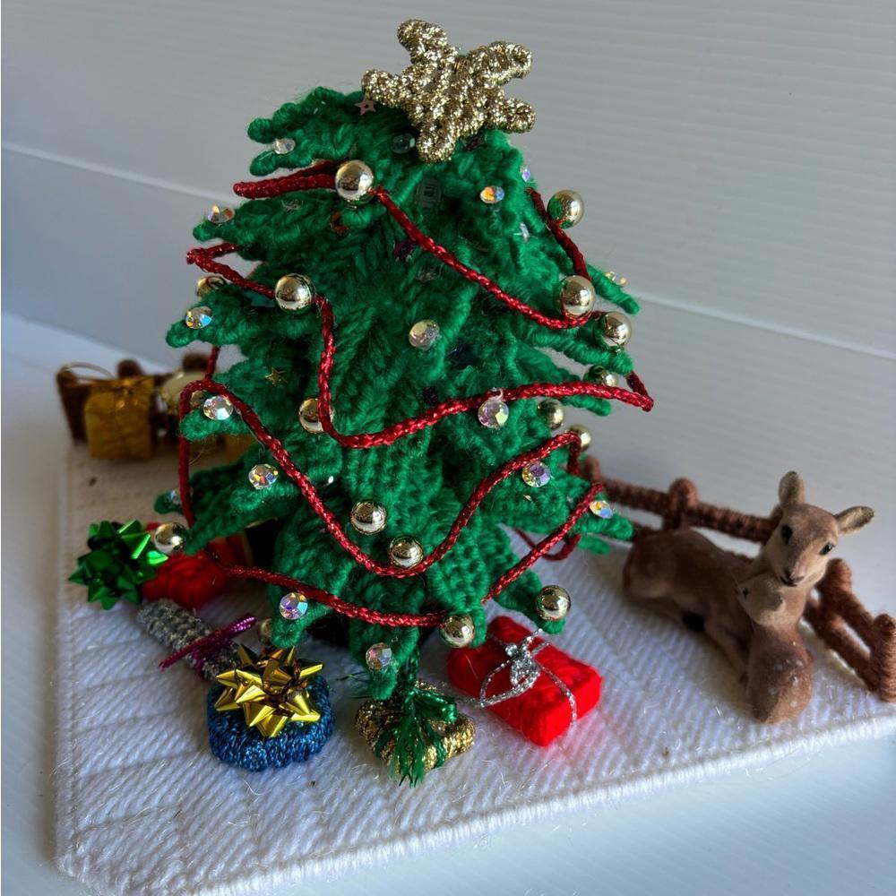 Vintage Needlepoint Christmas Scene Crochet Tree - Picture 2 of 6